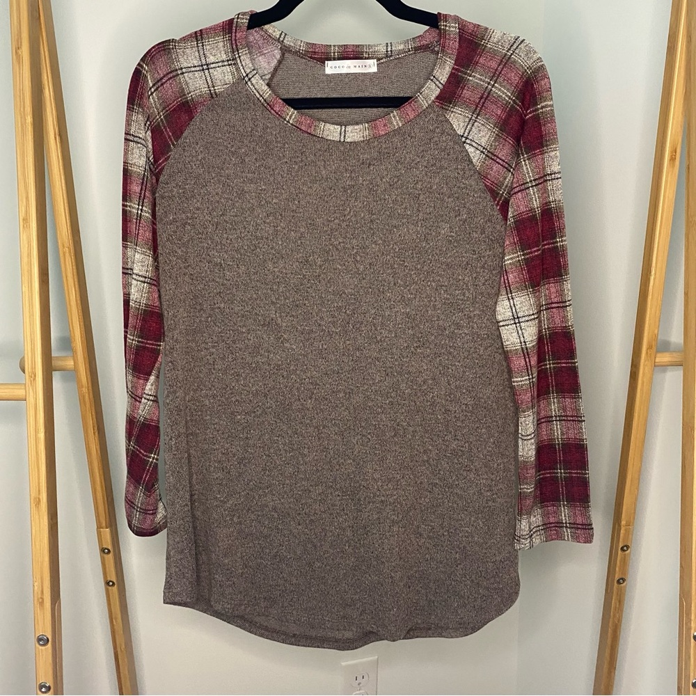 Coco & Main Plaid Top size L